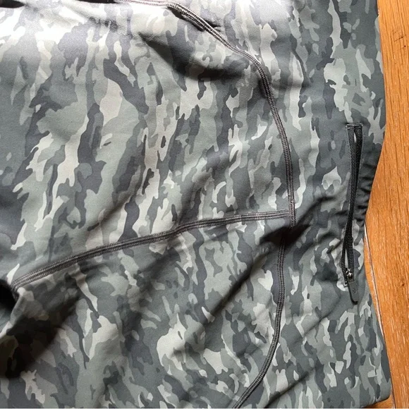 Lululemon Wunder Under Camo Leggings size 10 - Picture 4 of 5
